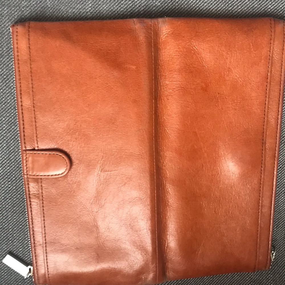 Hobo Taylor Brown wallet